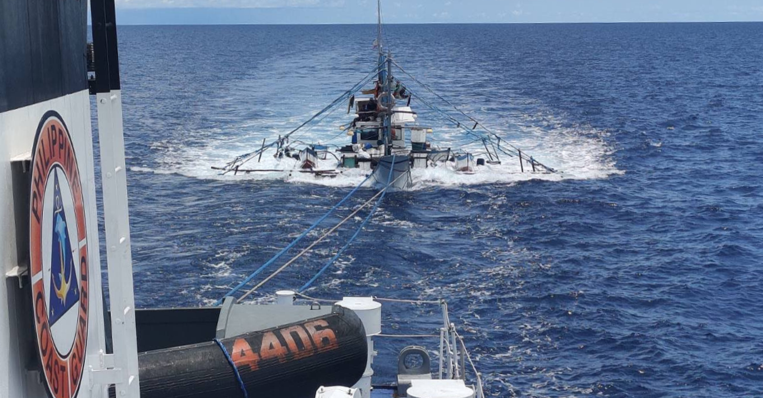 Obstructed Rescue: Philippine Coast Guard Overcomes Chinese Interference to Save Injured Fishermen